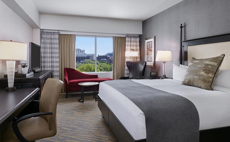 665 King Room 768x476